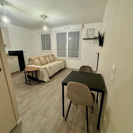 Studio Moderne Et Tout Equipe, Proche Du Rer, Paris & Aeroport D'Orly En 20 Min, Lit Bebe Sur Demande فيتري سور سين المظهر الخارجي الصورة