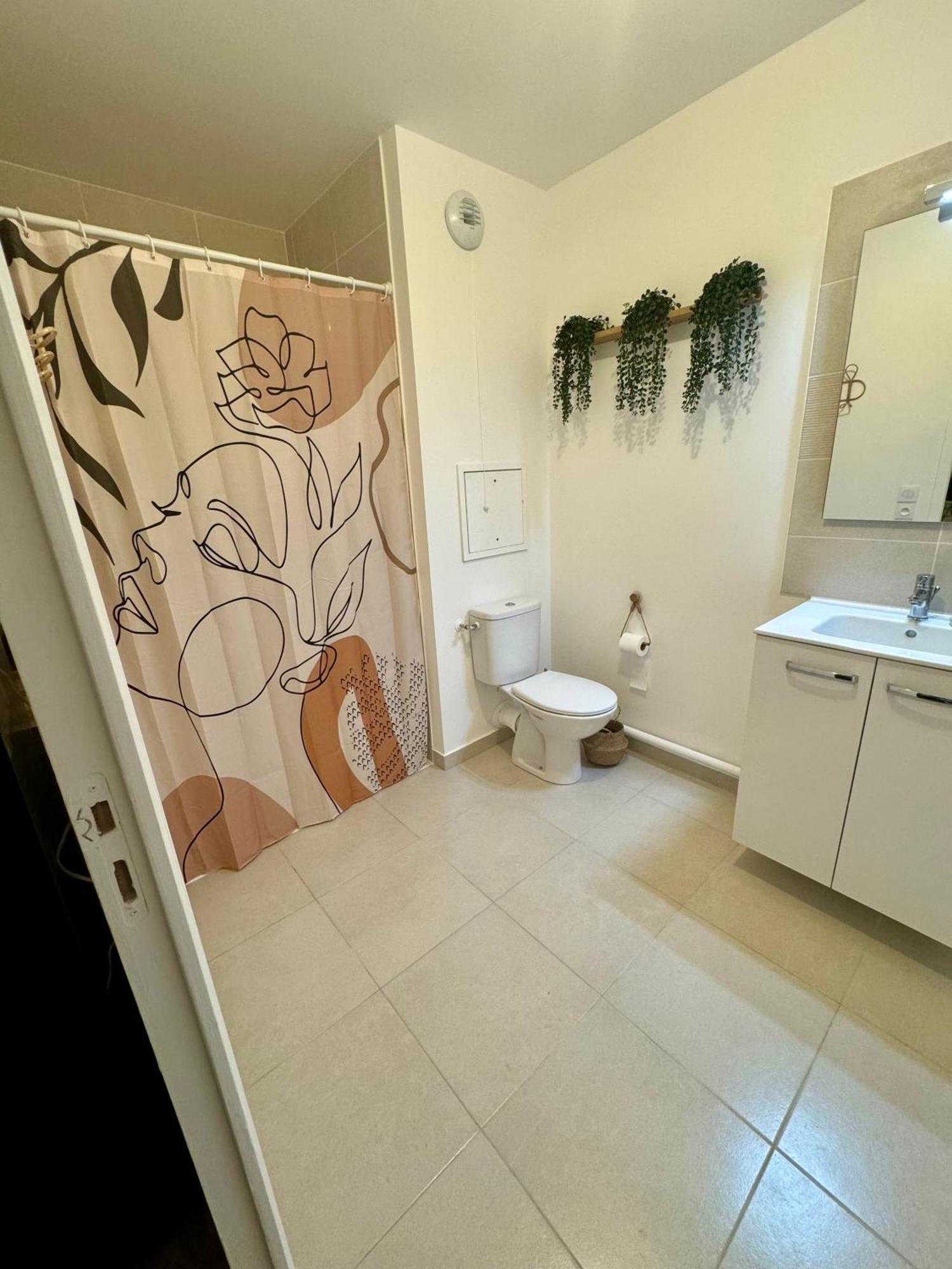 Studio Moderne Et Tout Equipe, Proche Du Rer, Paris & Aeroport D'Orly En 20 Min, Lit Bebe Sur Demande فيتري سور سين المظهر الخارجي الصورة
